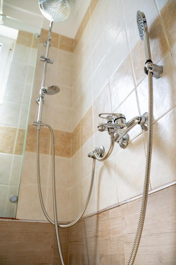 Koropi 3 Bedroom Luxurious Apartment 5 Pers- Angel House Екстериор снимка
