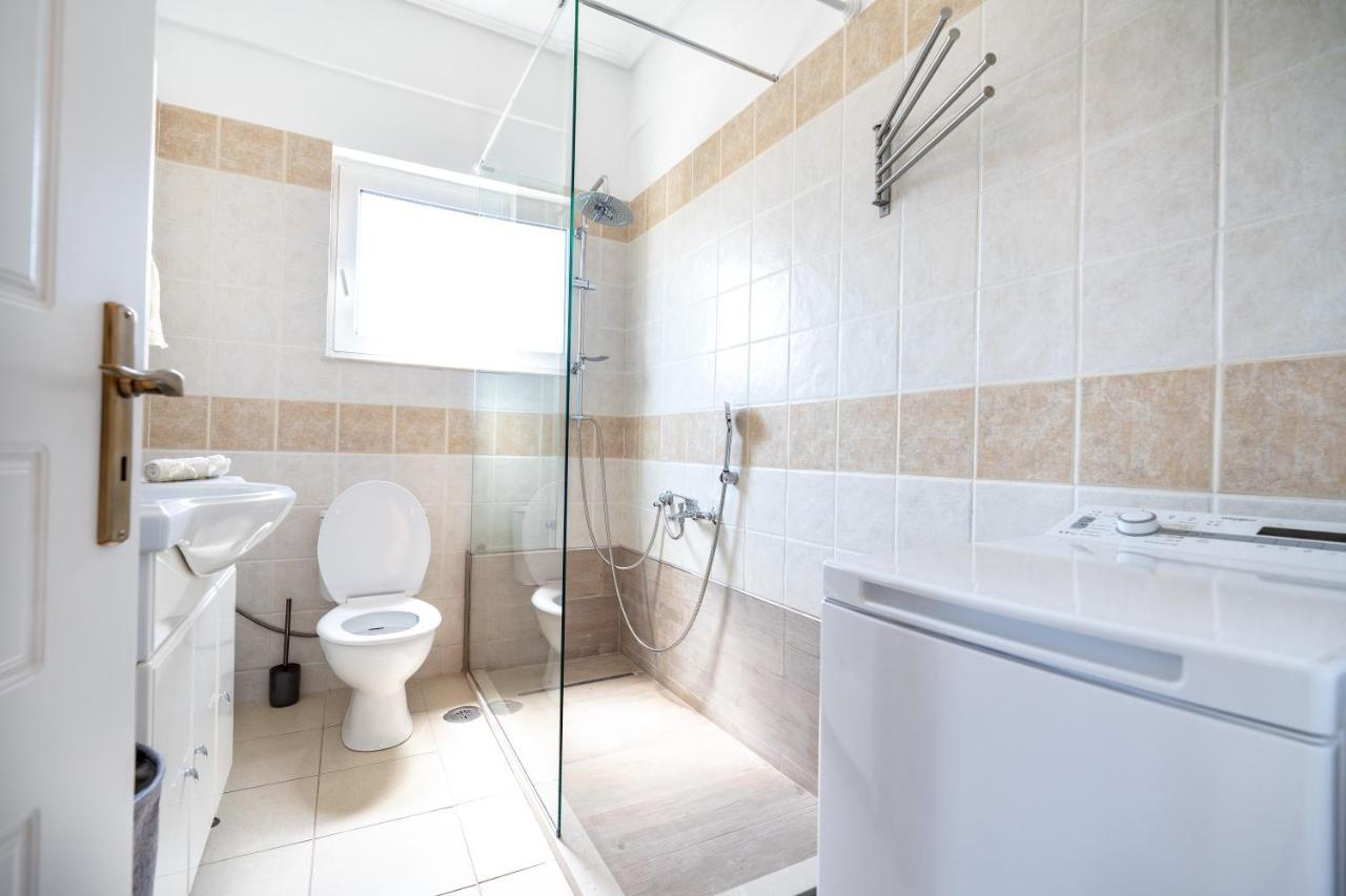 Koropi 3 Bedroom Luxurious Apartment 5 Pers- Angel House Екстериор снимка